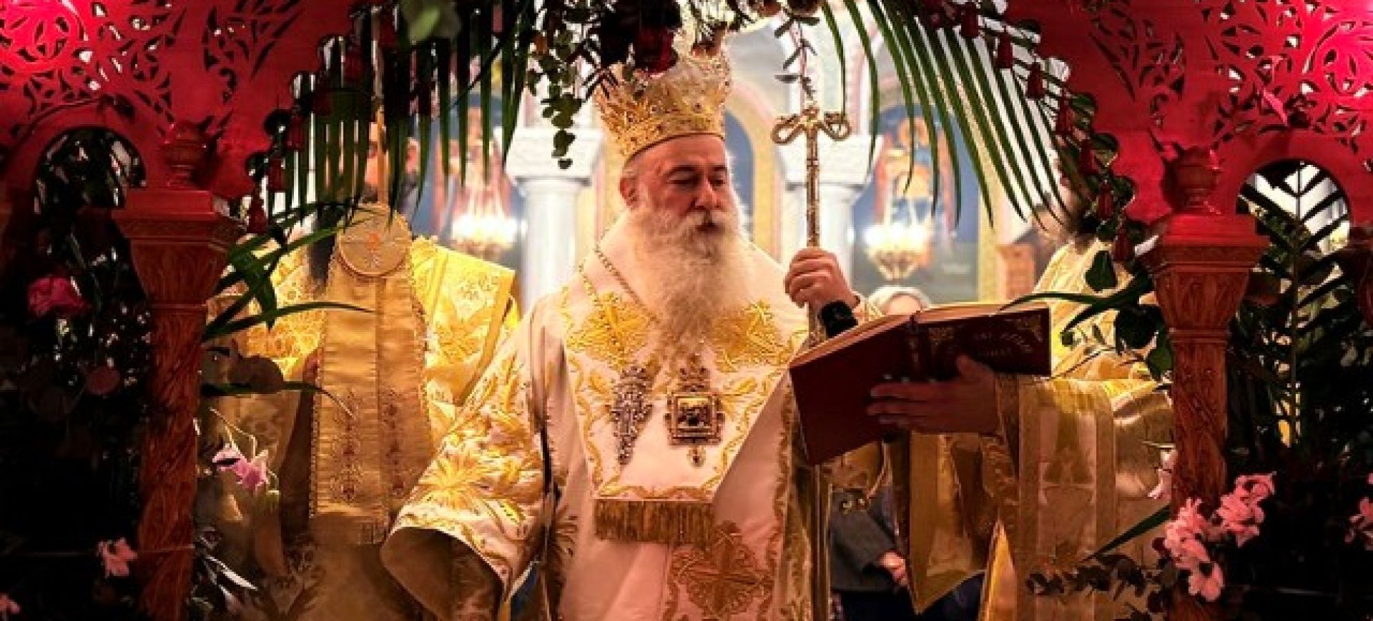 Σε κατανυκτική ατμόσφαιρα η Ακολουθία και η περιφορά των Επιταφίων στην Κόρινθο